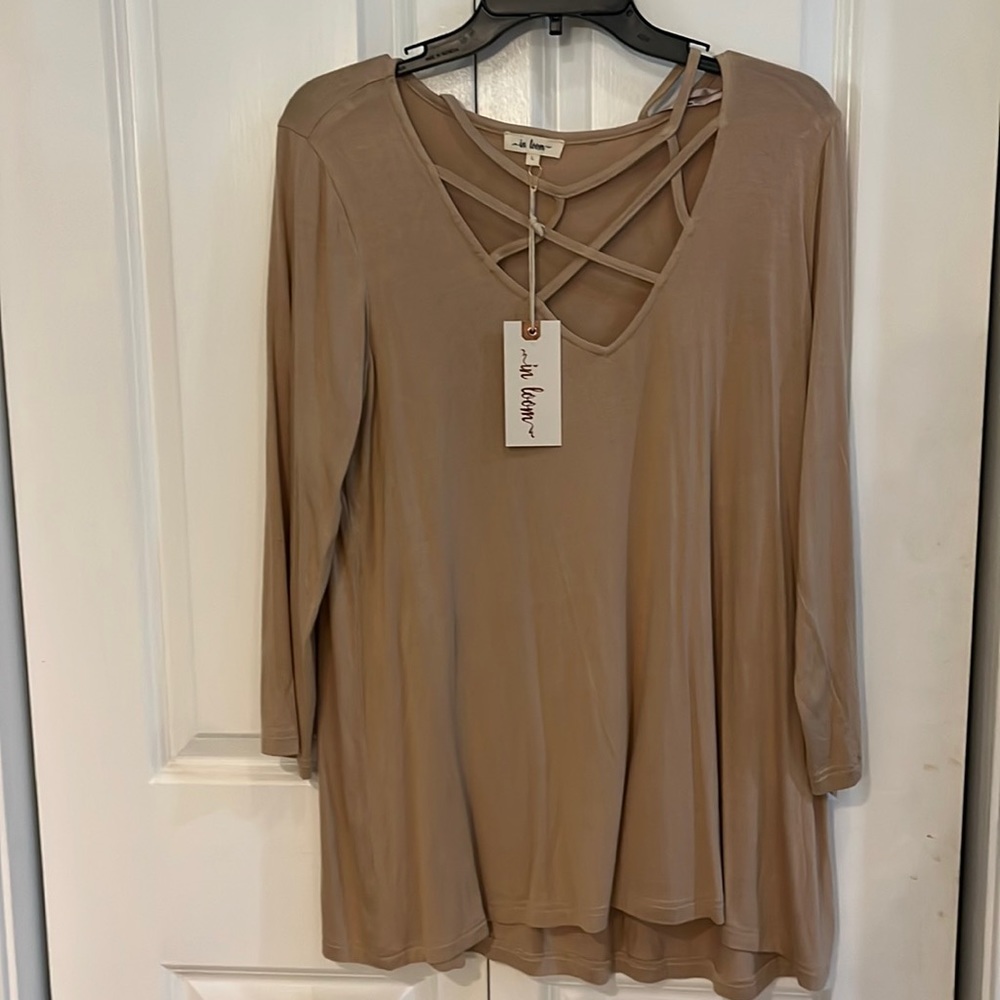 Taupe trendy top with cross cross front. Size L. BNWT.